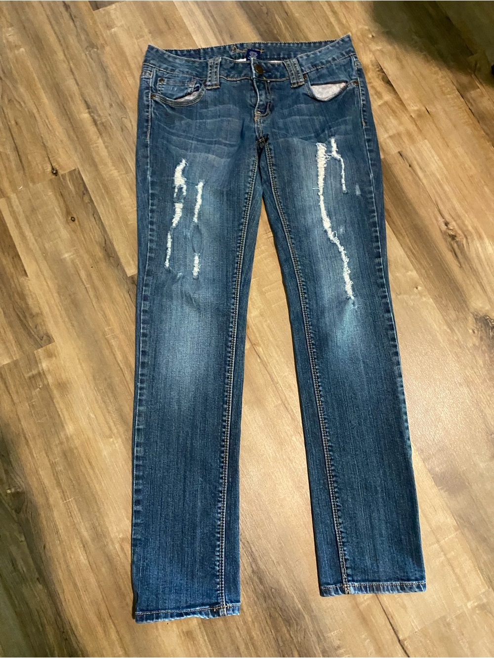 Amethyst Jeans Womens Size 9 Medium Wash Distressed Straight Leg Y2K Denim